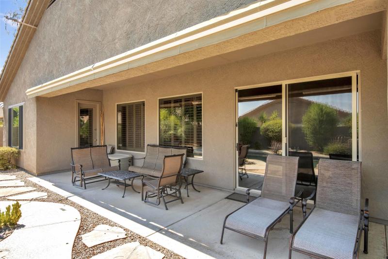 PATIO W/ AWNING