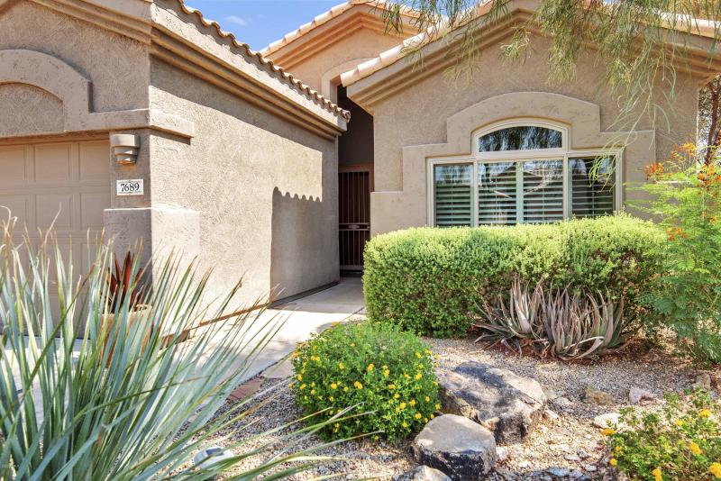 FRONT ENTRY WAY