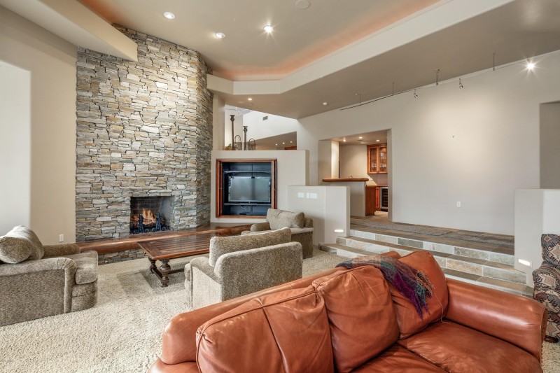 008_Living Room