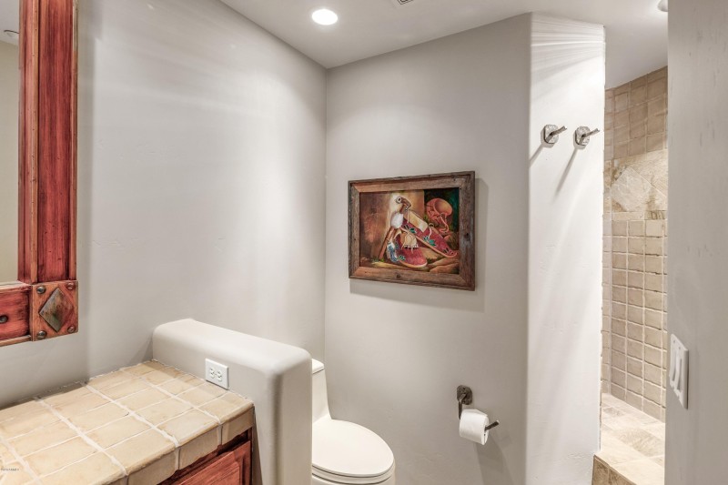 038_Guest Bath