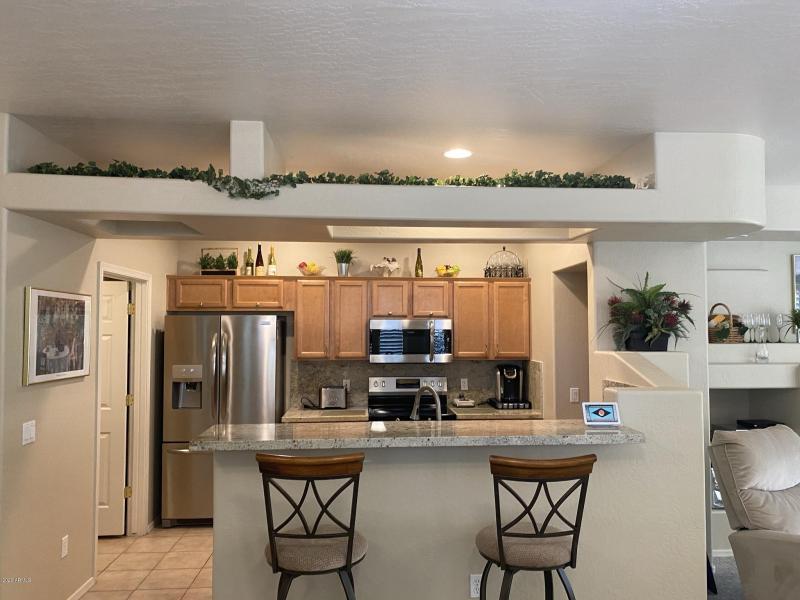 Kitchen with Breakfast Bar