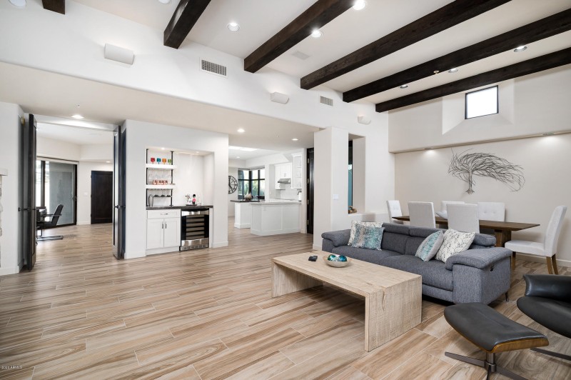 10071EGraythornDr-8
