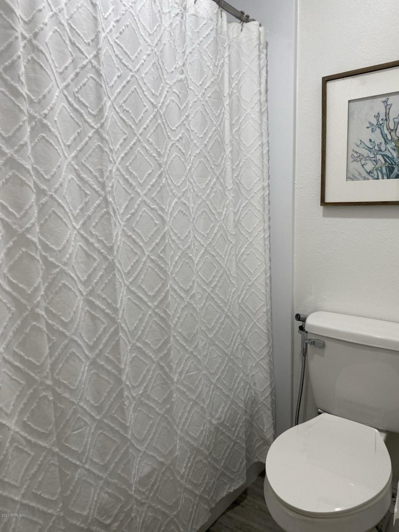 Full Size Bathroom
