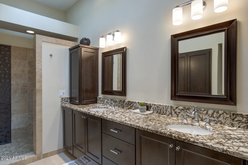 Main Bath Vanity