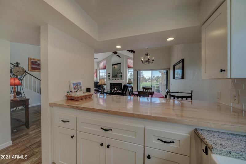 BREAKFAST BAR