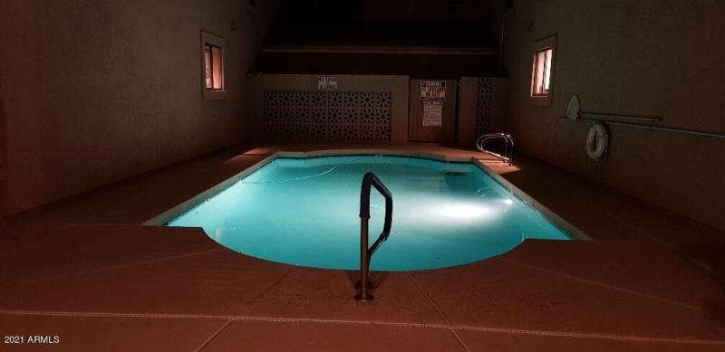 NIGHT VIEW POOL
