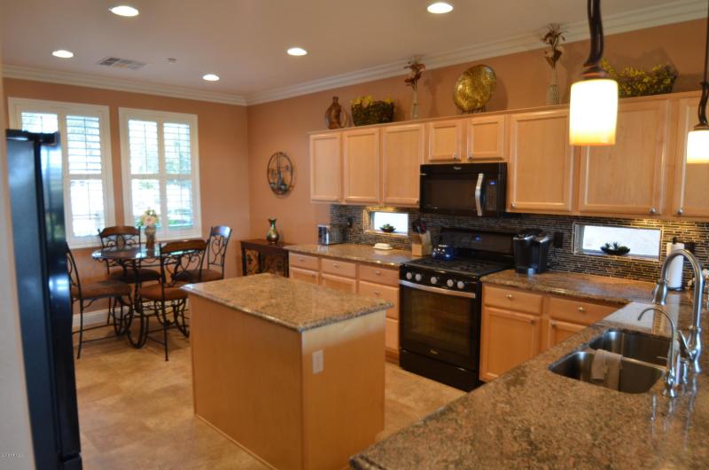 Kitchen w/ Island
