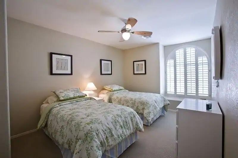 Guest bedroom
