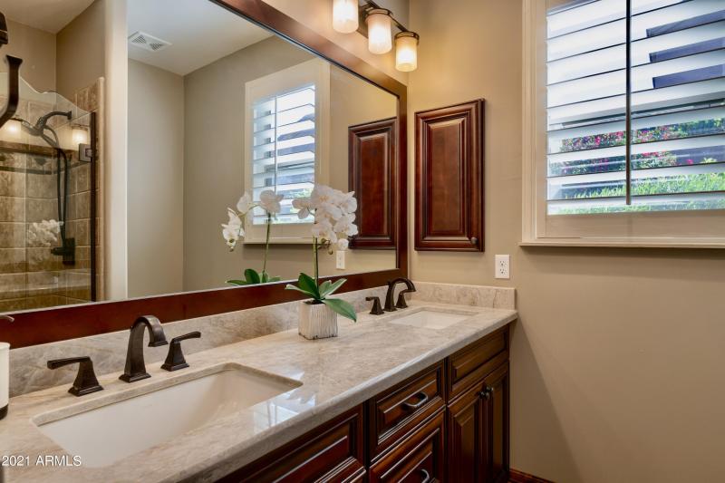 018_Bathroom