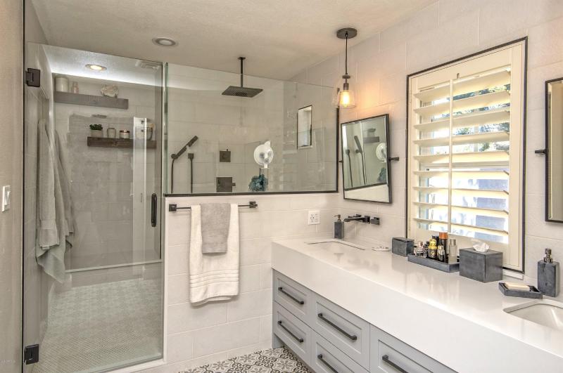 018_Master Bath