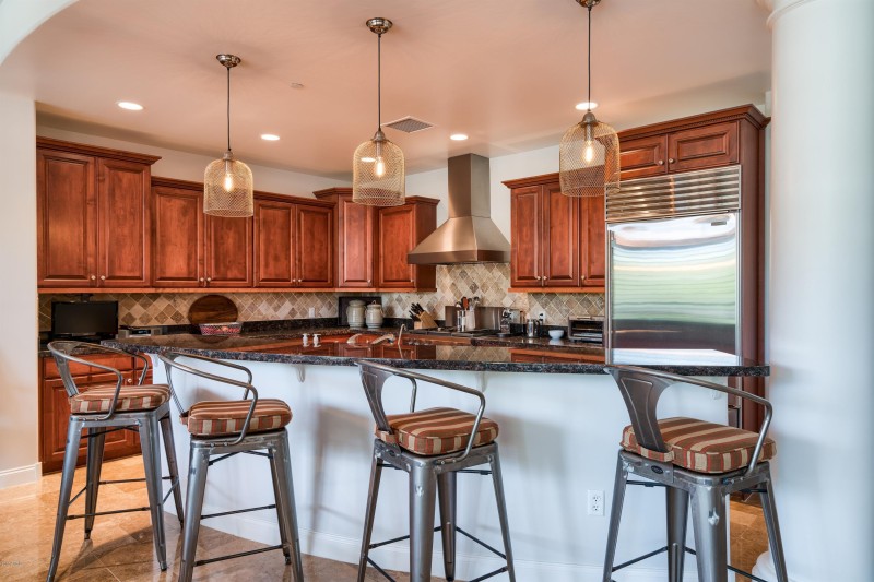 002_Kitchen