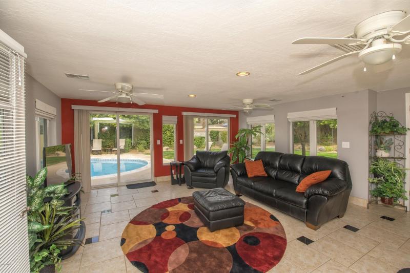 004_Living Area