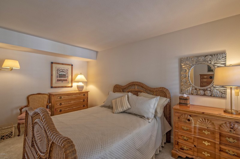 011_Master Bedroom