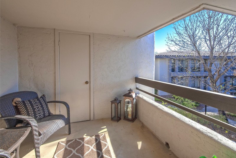 014_Balcony View