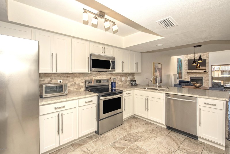 003_Kitchen