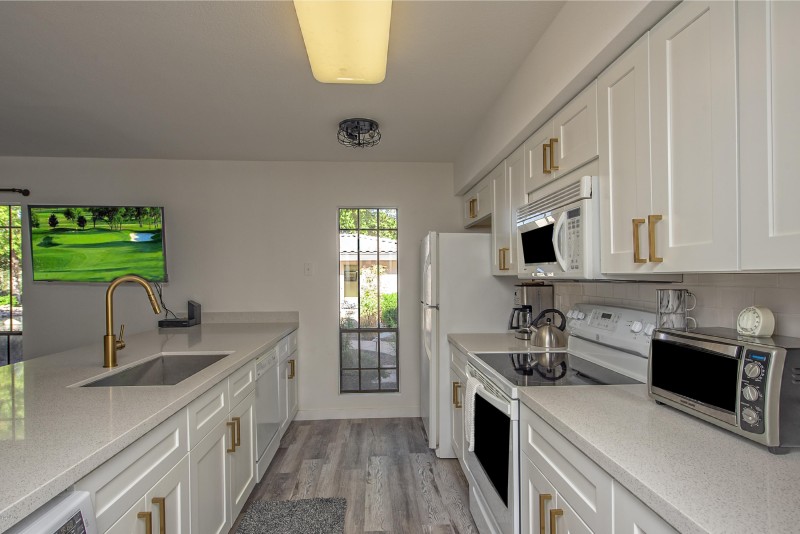 010_Galley Kitchen