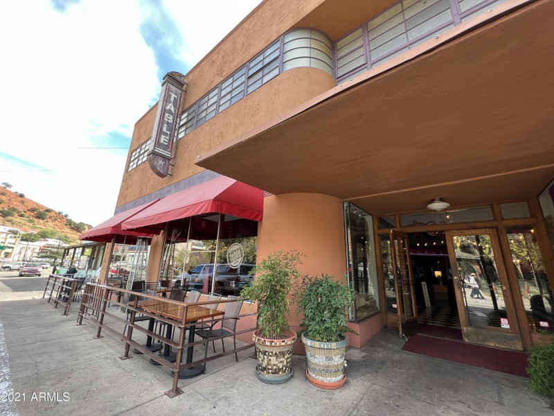 EXTERIOR RESTAURANT
