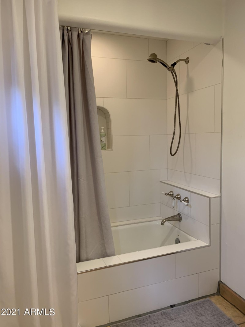 guest bath : shower