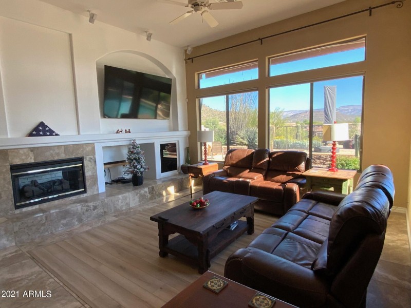 41609 N Signal Hill Ct