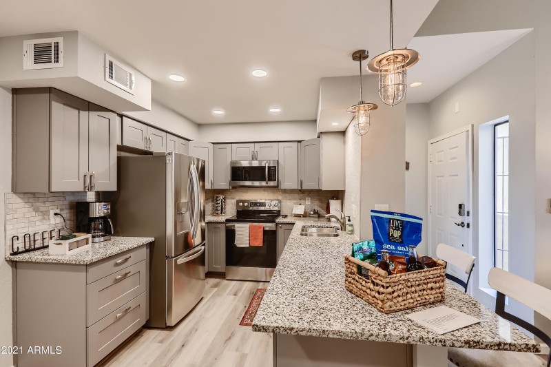 06 Kitchen