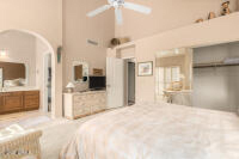 1187-master bedroom angle