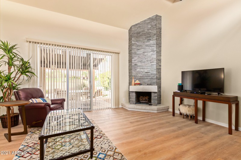 Gas fireplace