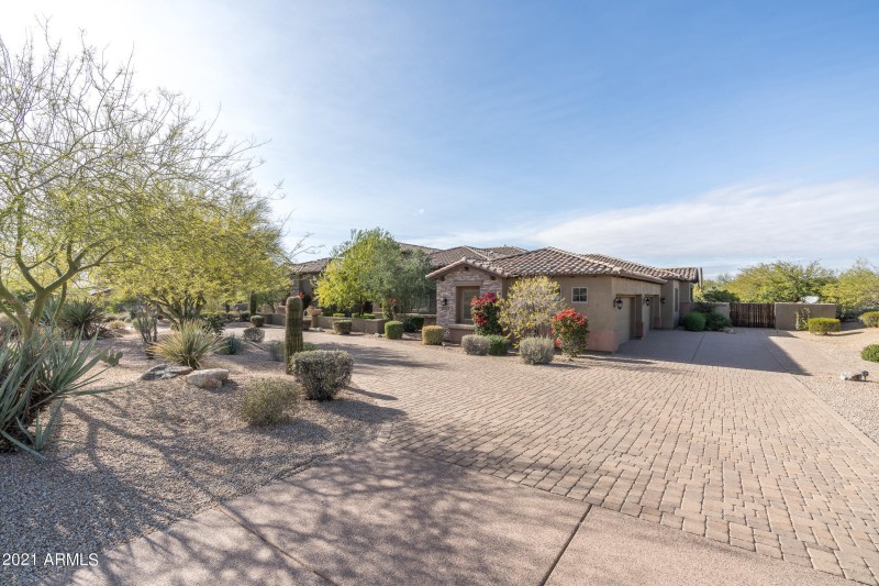 Front North Driveway to Garage