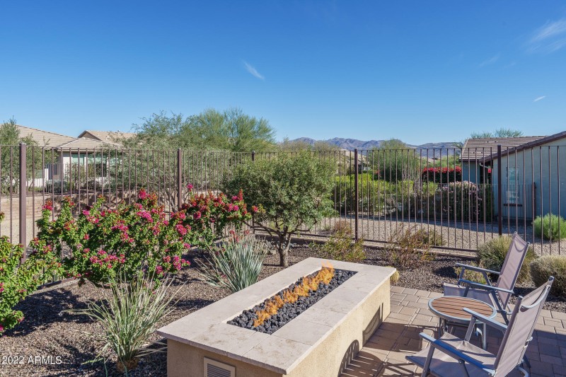 27) GAS FIREPIT