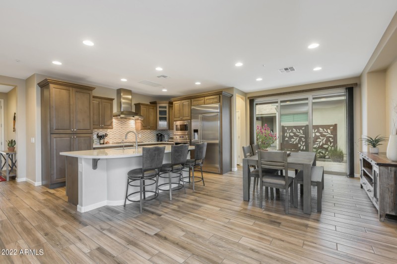 15) KITCHEN
