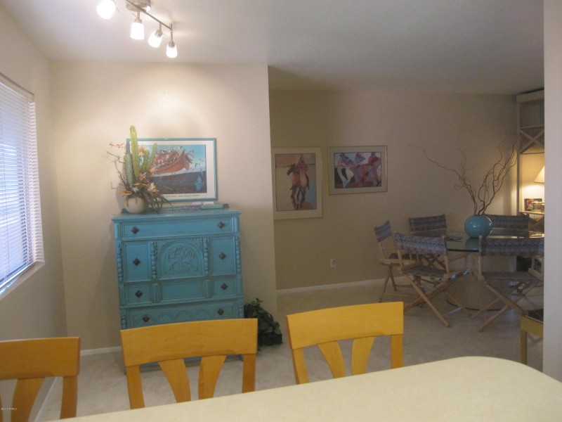 Kitchen/DR
