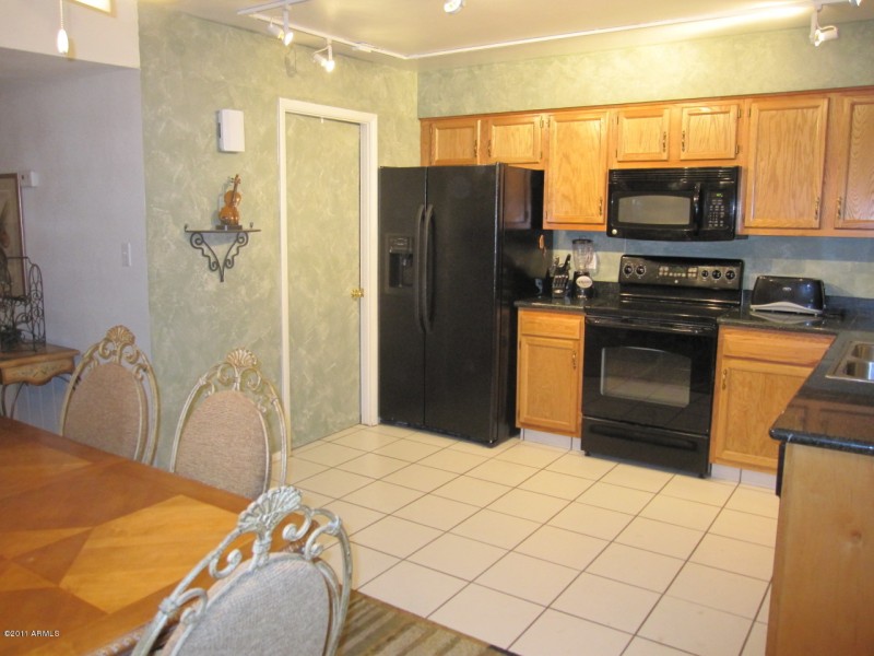 Chateau Kitchen 2
