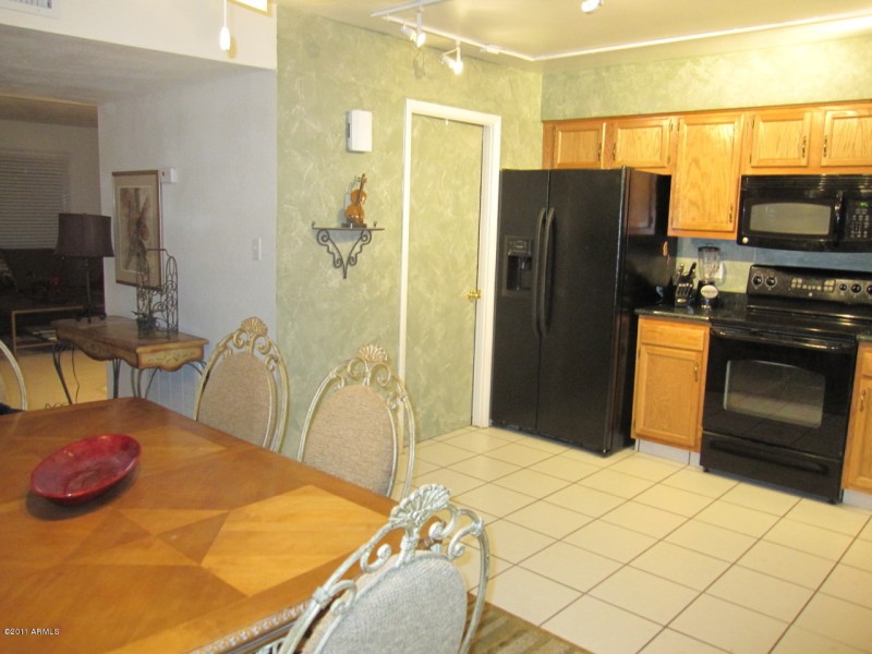 Chateau Kitchen 3