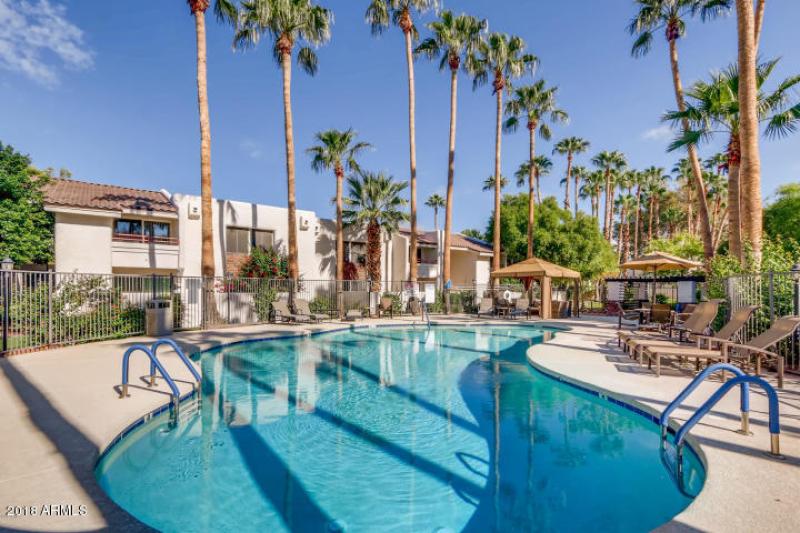 Monaco pool