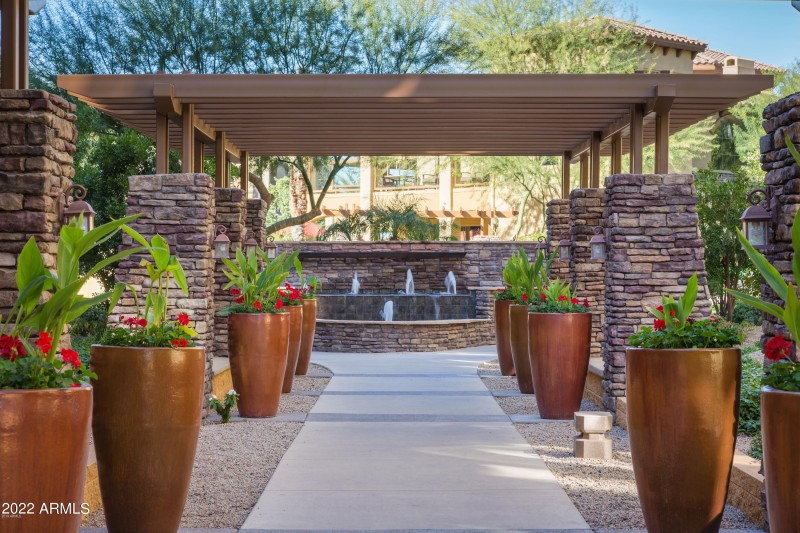 1171 entry -fountain