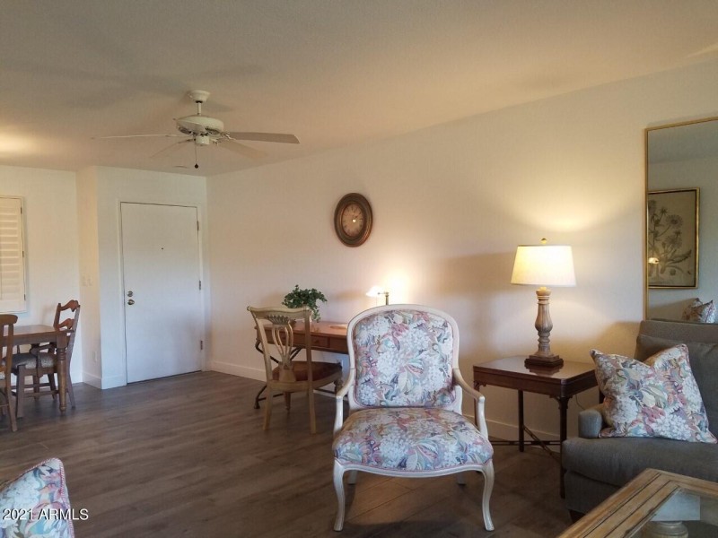 12 125 ENTRY VIEW