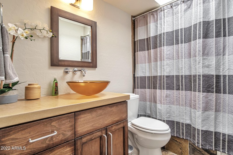 2nd Bathroom
