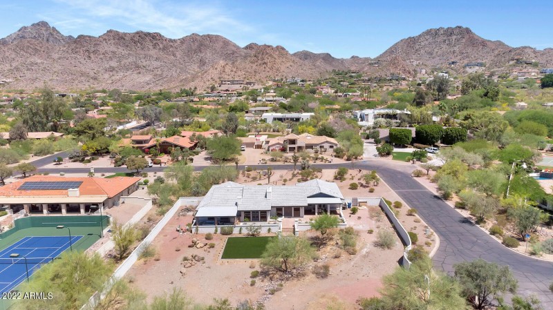 3411 E Valley Vista Ln-large-030-005-341