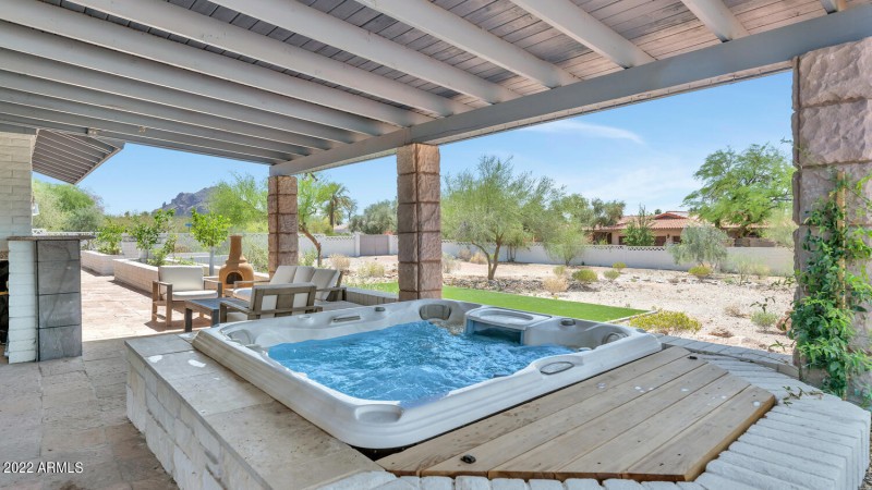3411 E Valley Vista Ln-large-031-029-341