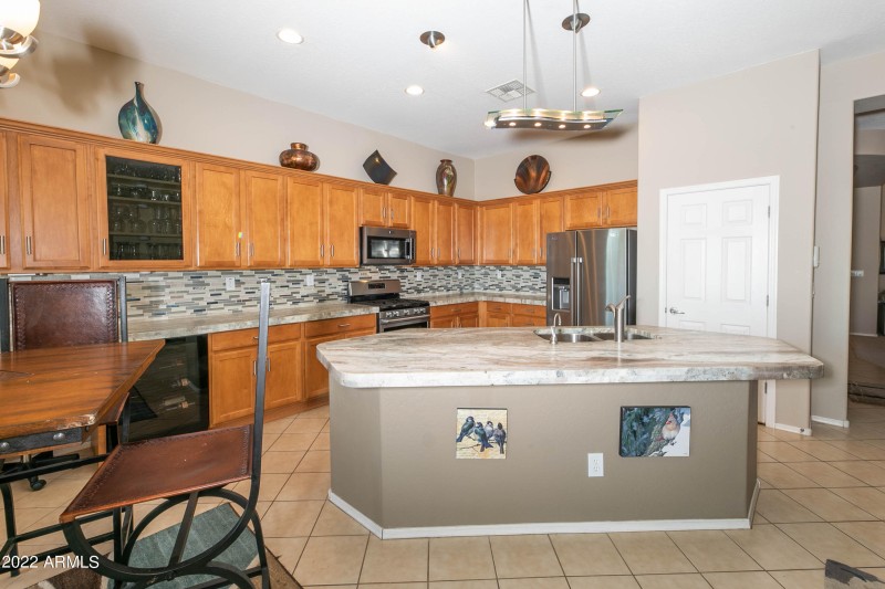 1537 W Spirit Dr
