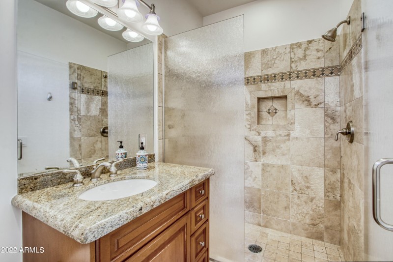 Casita Bath 1
