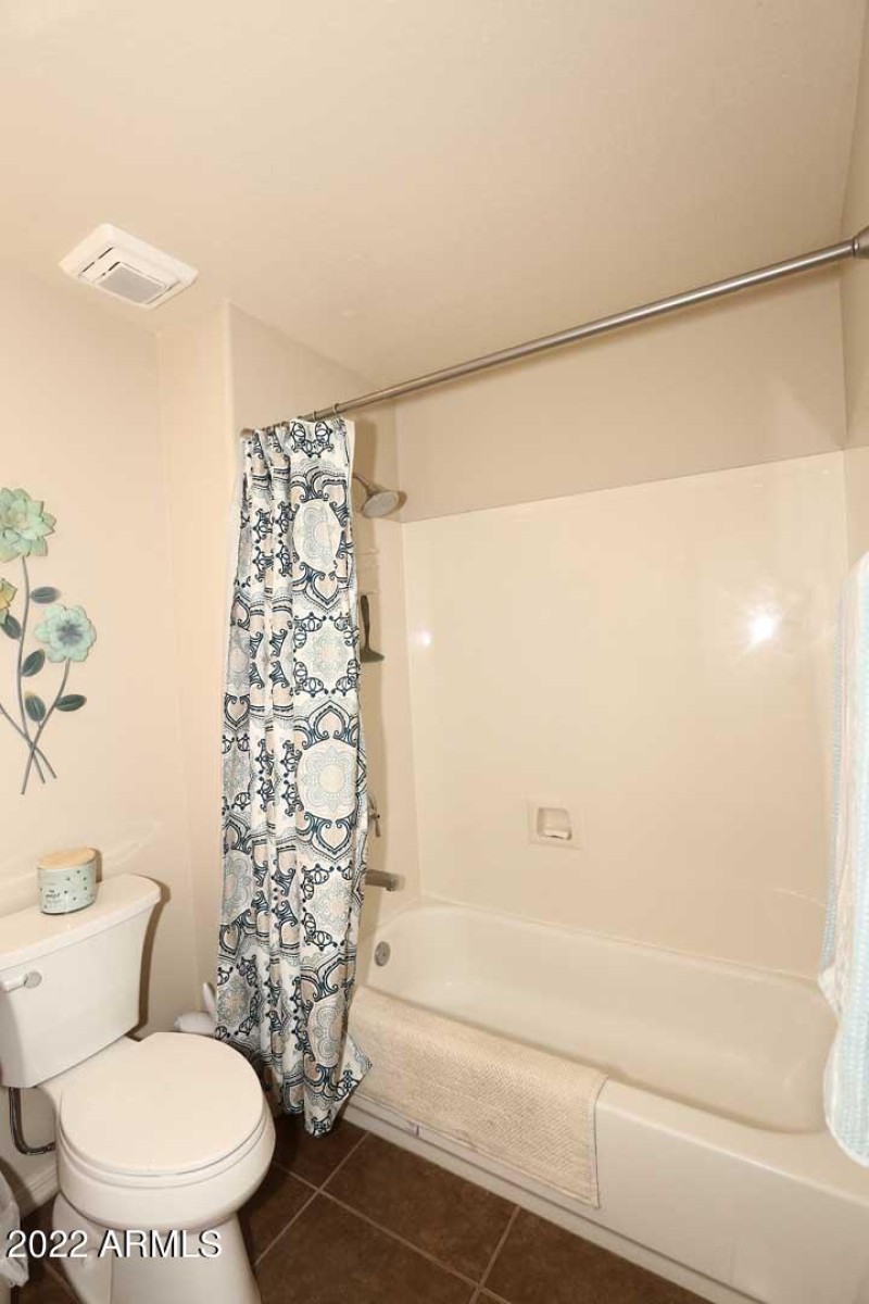 Guest Bath-tub