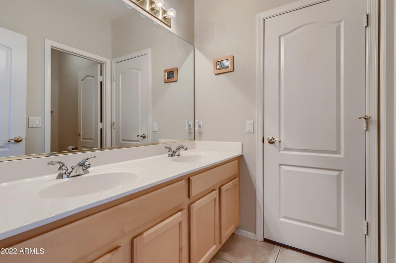 2nd bathroom