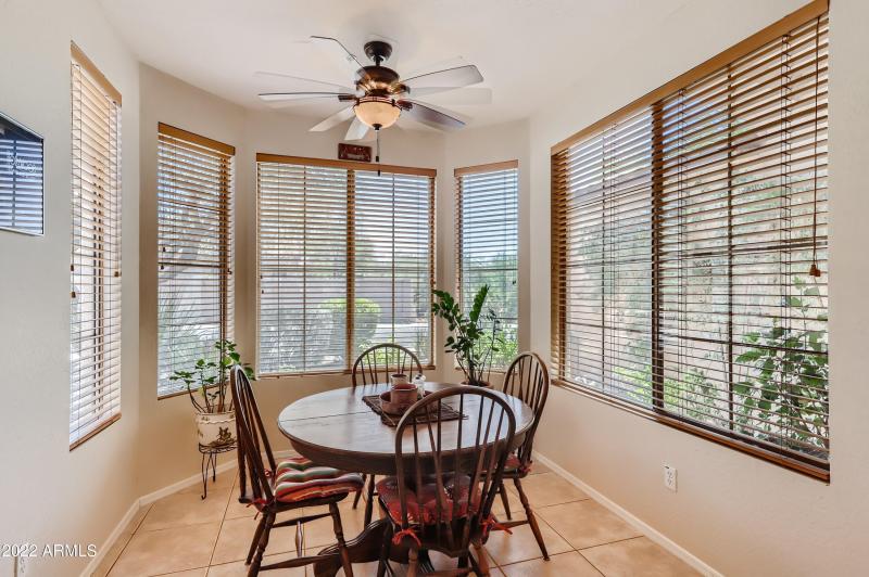 breakfast room