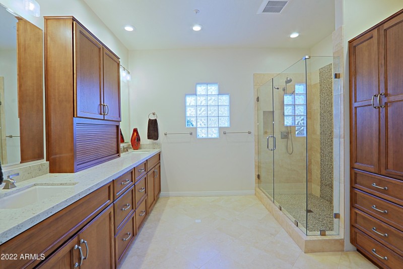 2nd Master Bath 1