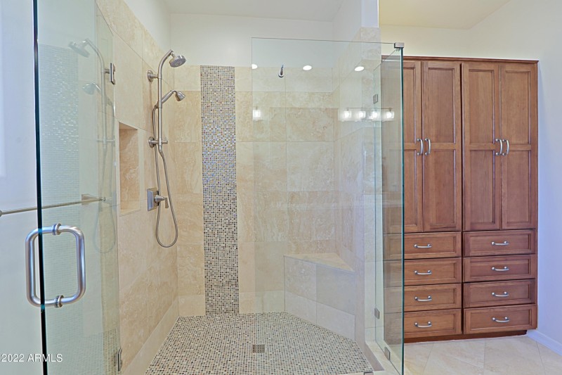 2nd Master Bath 4