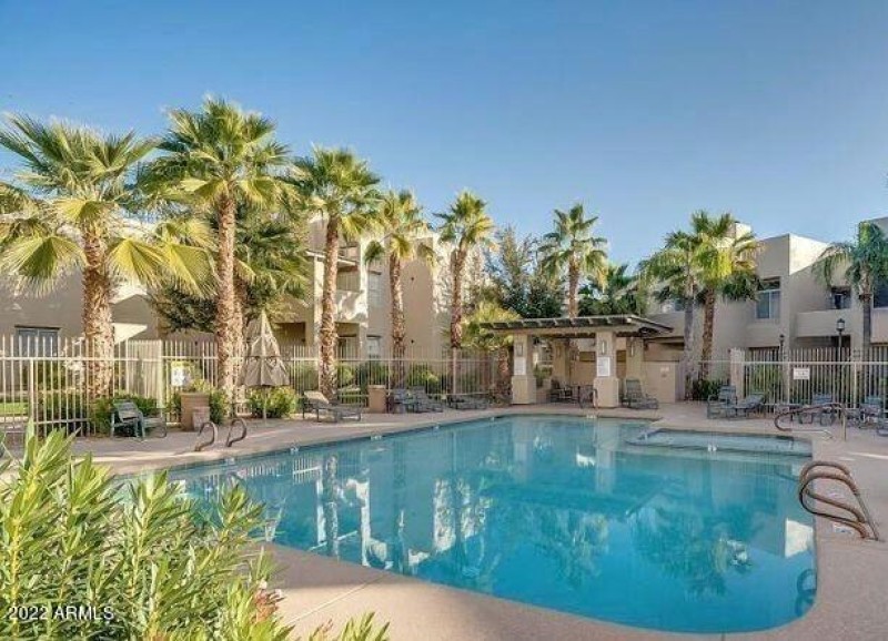 1074 Pool