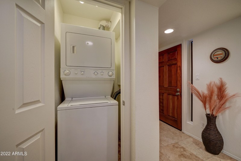 9450 N 94th Pl-25