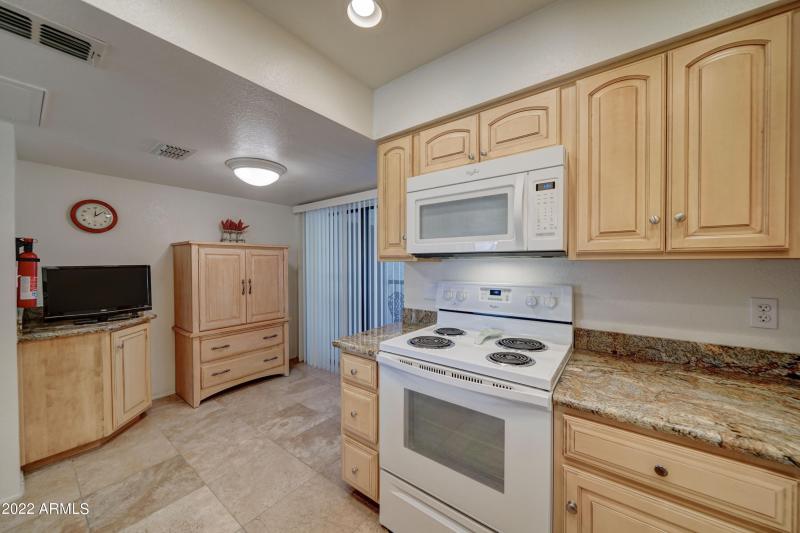 9450 N 94th Pl-11