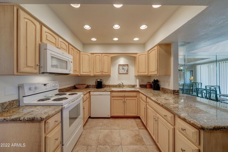 9450 N 94th Pl-12