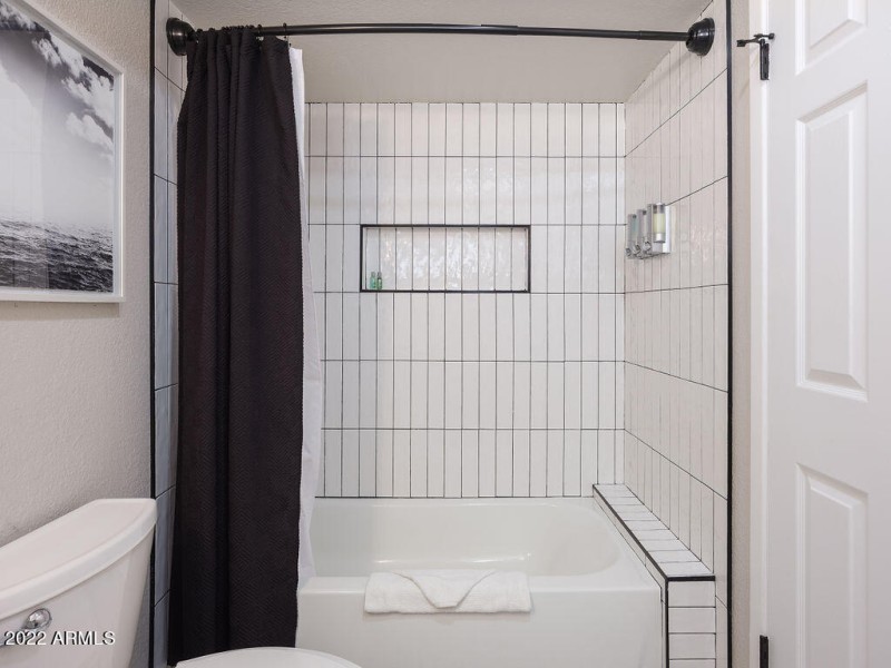 PROPERTYIMAGECO_6839EKeltonLn_WEB-22